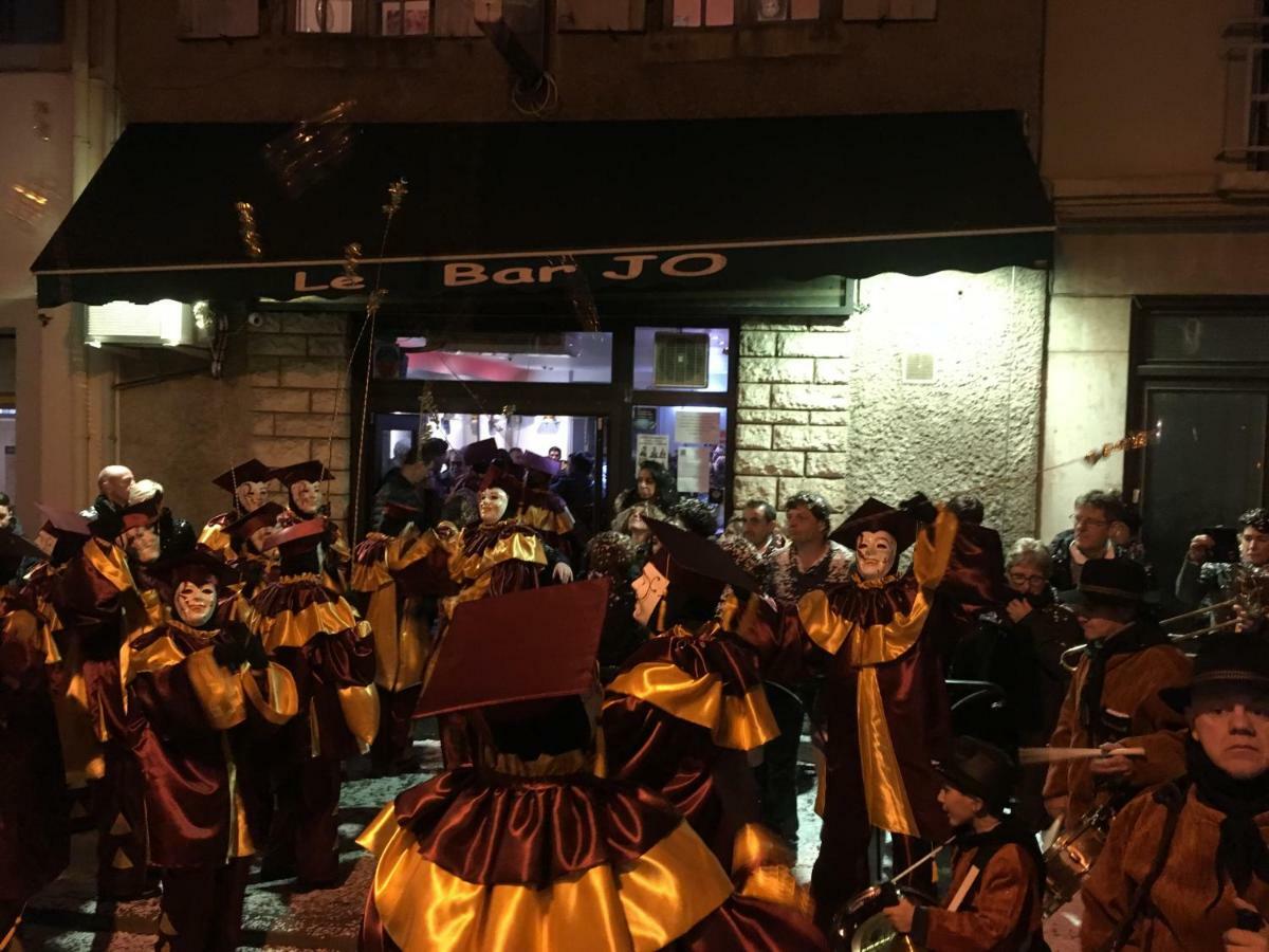 Entre L'Eglise Et La Place Villa กีญ็อง ภายนอก รูปภาพ